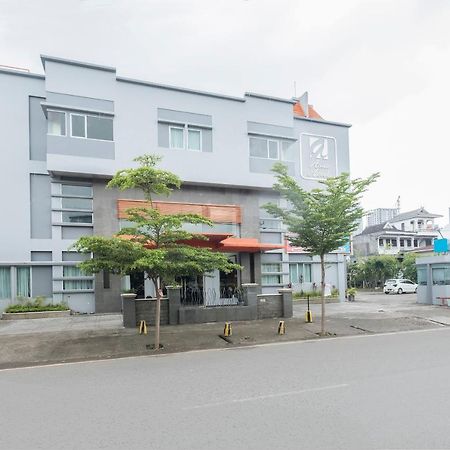 Oyo 424 Asia Hotel 마카사르 외부 사진